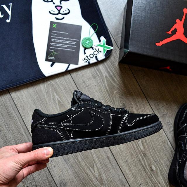 Обувь Nike Air Jordan 1 Low  Travis Scott Black Phantom