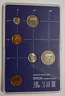 Нидерланды 1982 годовой набор монет. 5 монет и жетон в жестком пластиковом блистере..
