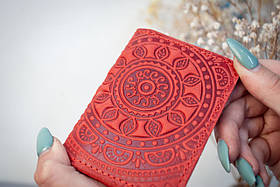 Обкладинка для прав, карточок ID паспорта жіноча шкіряна червона з тисненням Етно | Обкладинка на права 4 відділа