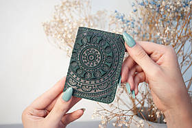 Обкладинка для ID паспорта шкіряна зелена з тисненням Етно | Обкладинка на права 4 відділа