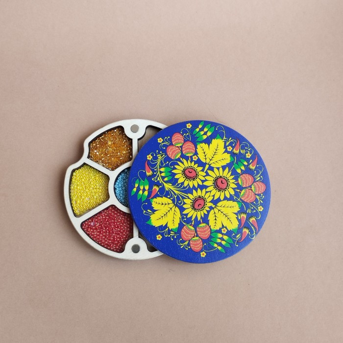 Круглий міні органайзер для бісеру Коробушка з кольоровим друком (060000), фото 1