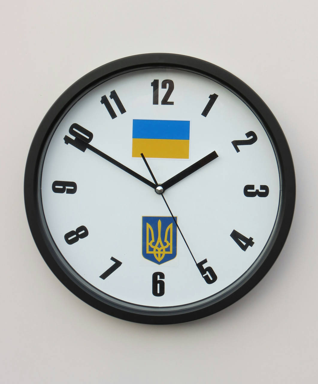 

Часы настенные "Флаг и Герб Украины".