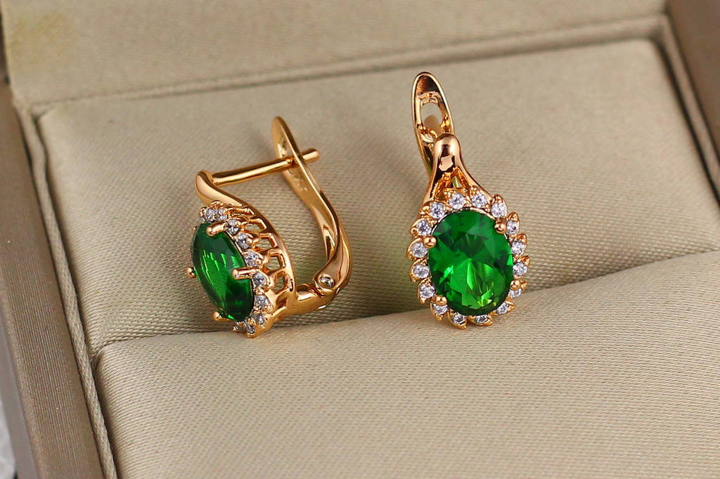 

Серьги Xuping Jewelry малинки с петелькой зеленый камень 1.5 см золотистые