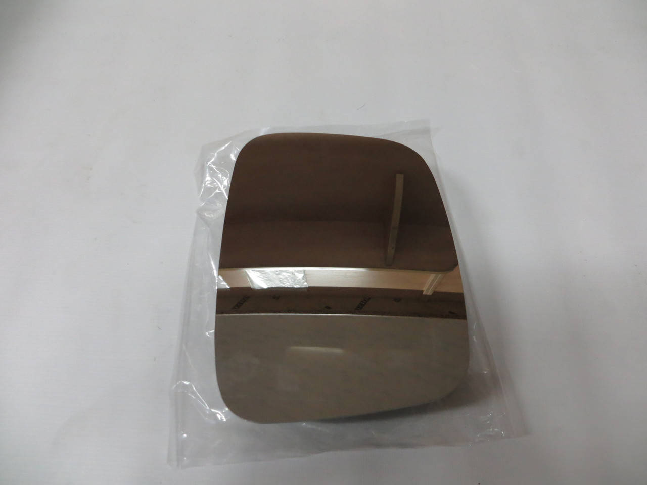 

Вкладыш зеркала правый (с подогревом) VW T5/Caddy (04-15) OE:
