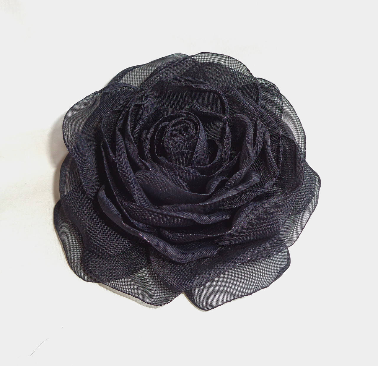 

Брошь цветок из ткани ручной работы "Черная роза"
