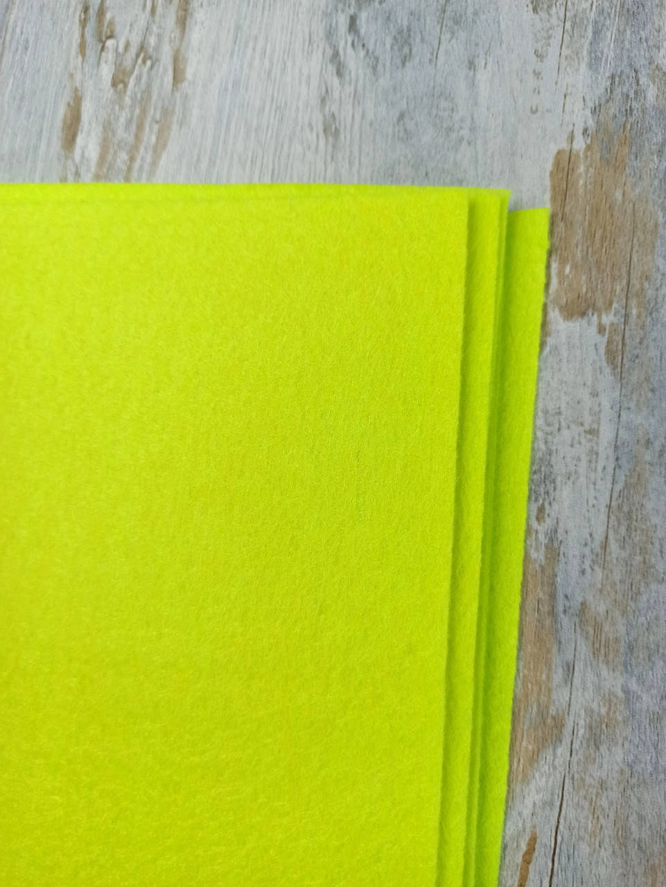 

Фетр листовой Royal Felt Жёсткий Жёлтый Лист А4 20 см х 30 см 1 мм Тайвань