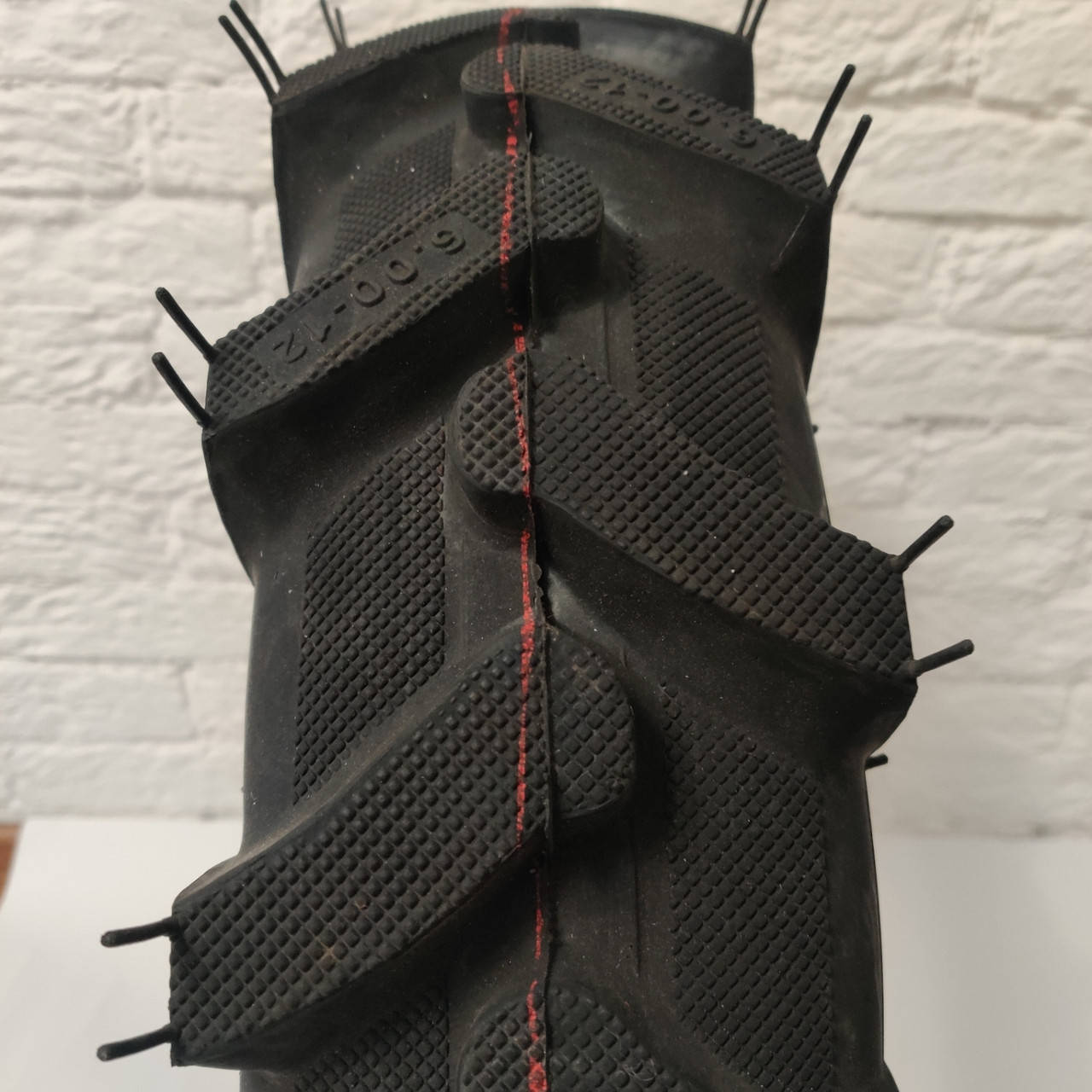 

Покрышка с камерой 6.00-12 (10 слойна)