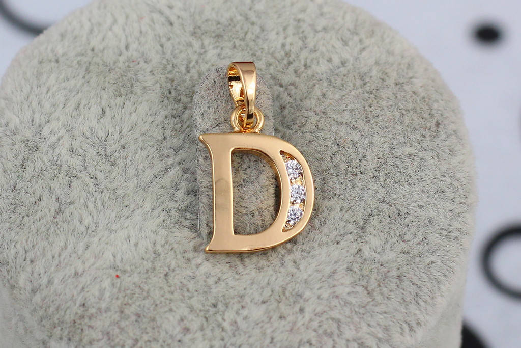 

Кулон Xuping Jewelry буква D 1.5 см золотистый