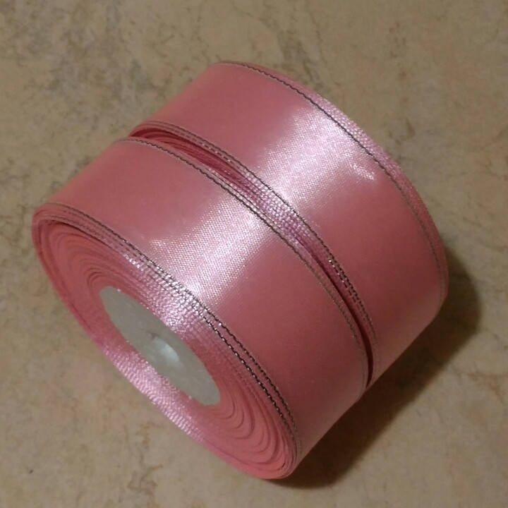 

Лента атласная светло-розовый с серебряным люрексом цвет №04 шириной 2,5 см