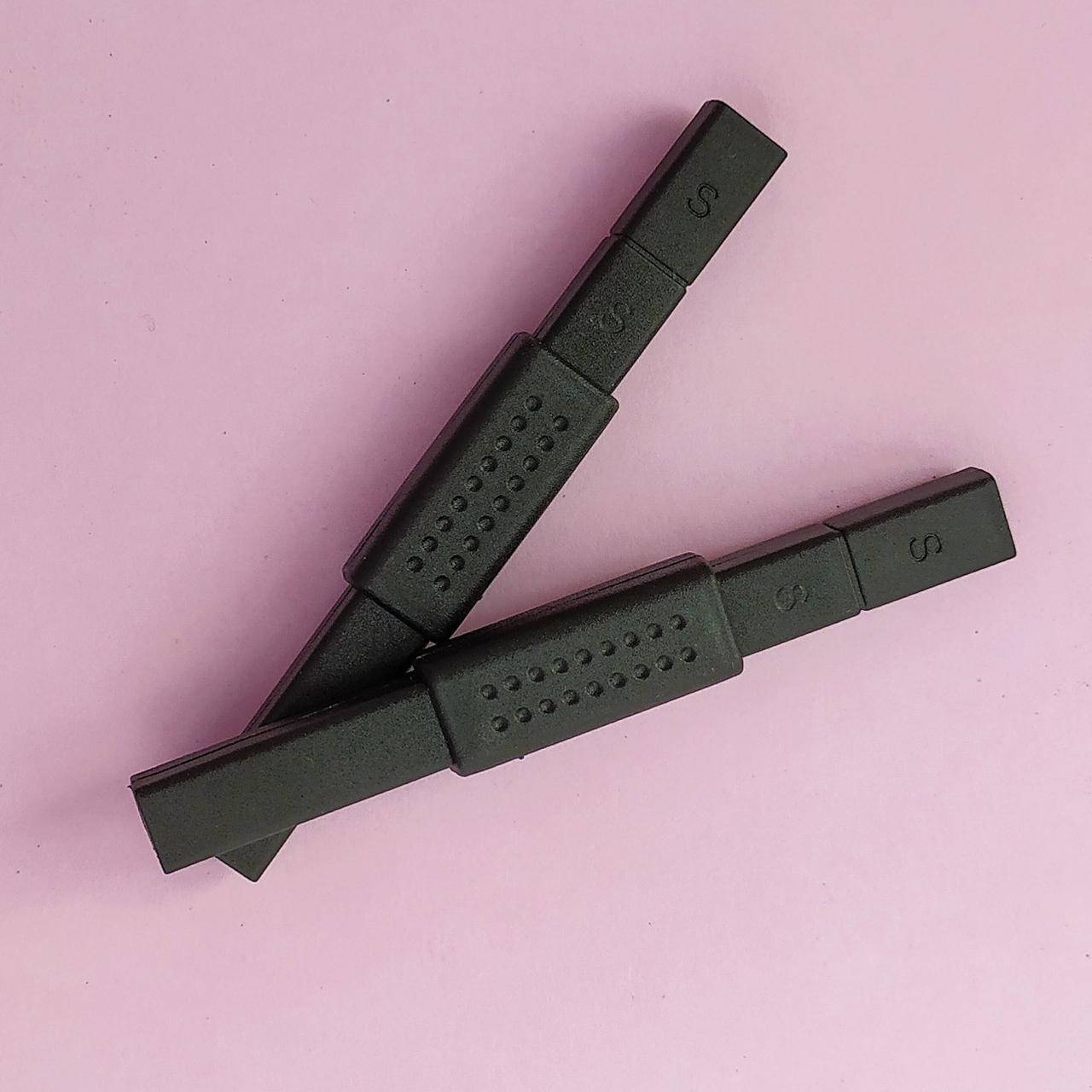 

Магнит для гель лаков с эффектом "Кошачий глаз"