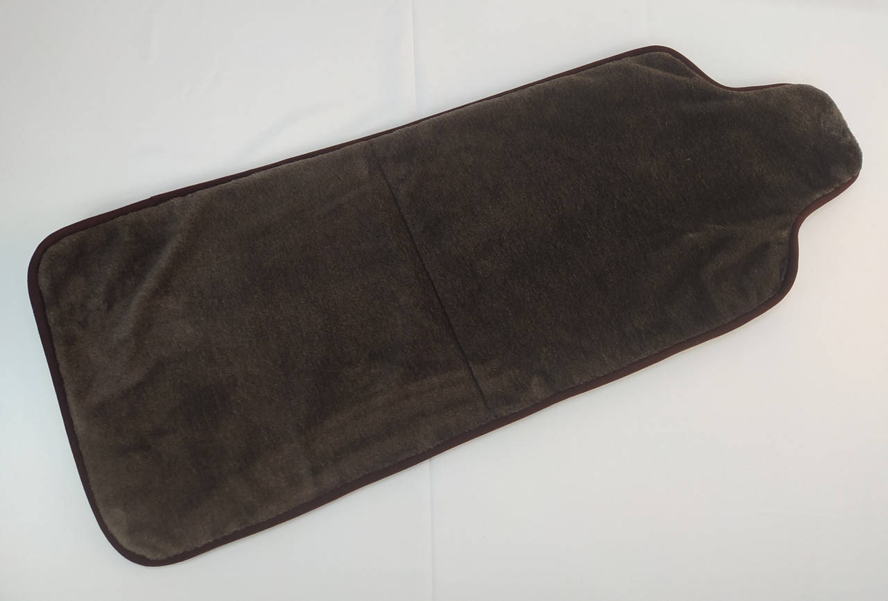 

Накидки на сиденье из натуральной овечьей шерсти коричневые, длина 1 м 25 см, ширина 48 см.