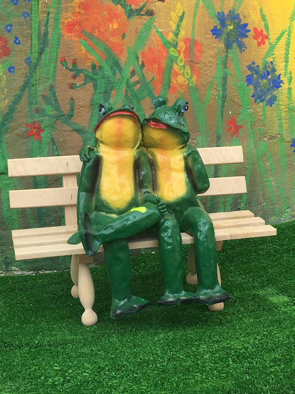 

Жаби на лавці (малі, висота 37см)