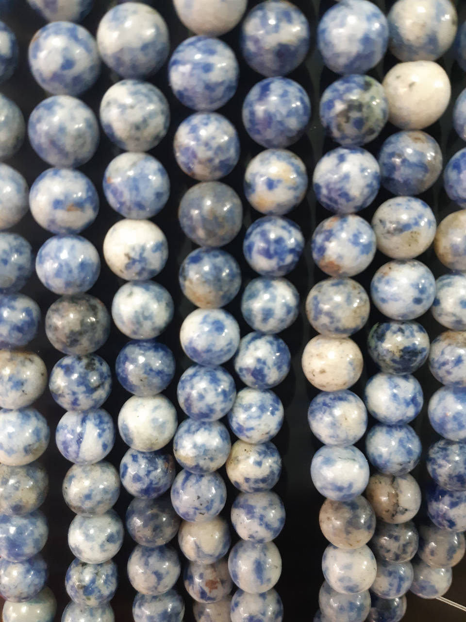 

Бусины на нитке Содалит гладкий шарик d-10мм(+-) L-37см