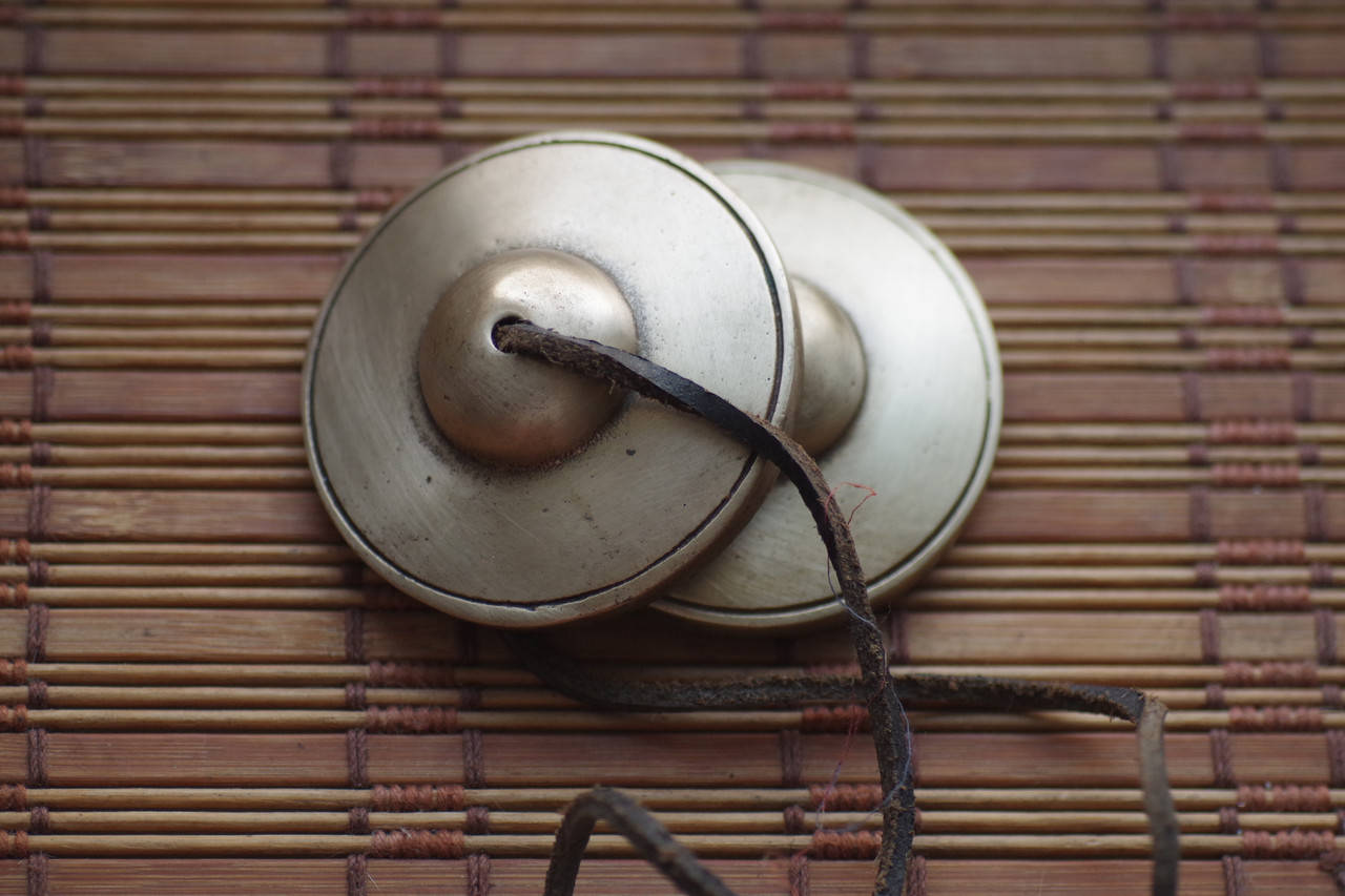 

Караталы класика, качество , бронза 68мм 300г