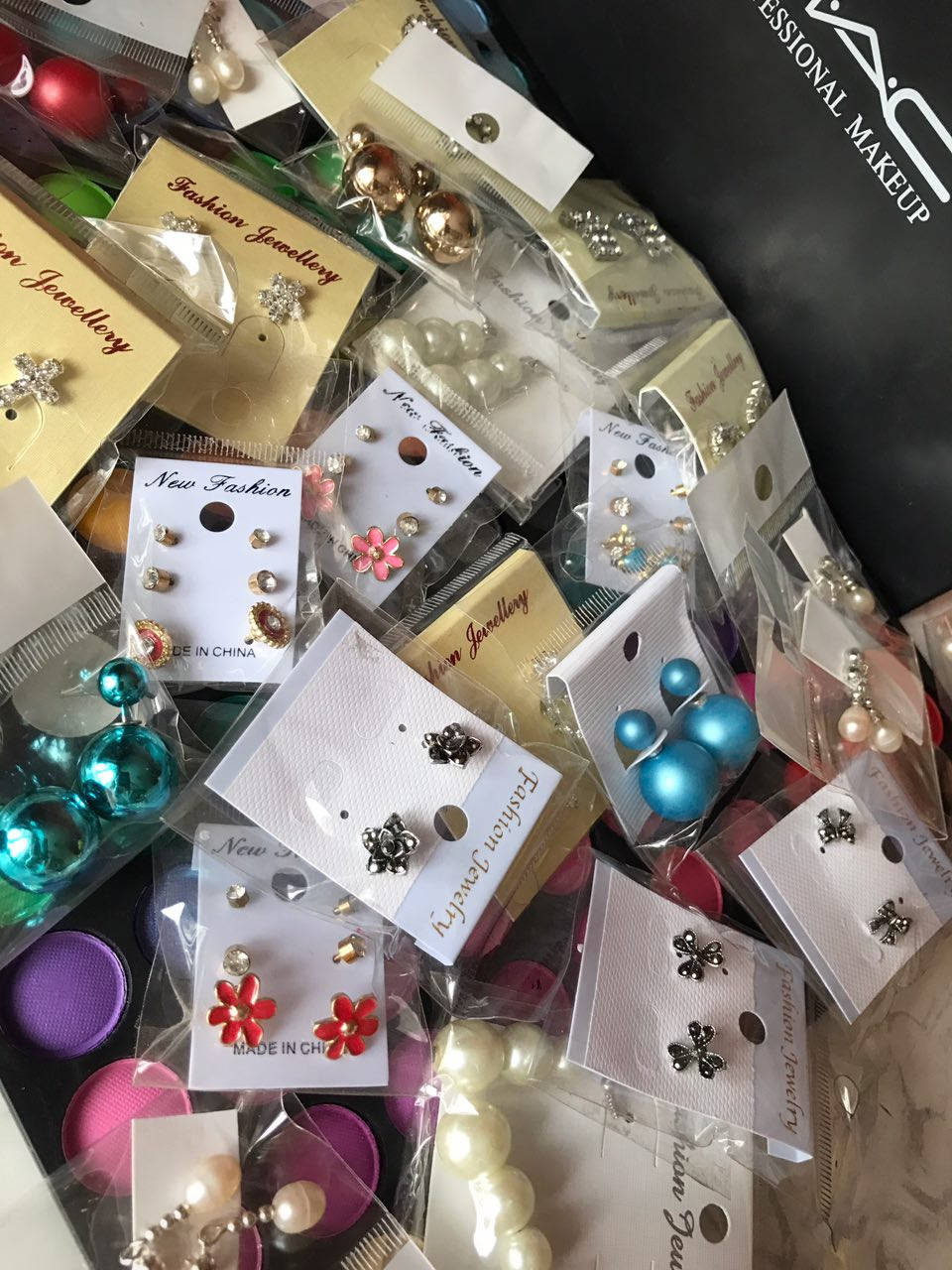 

Серьги Пуссеты Mise en гвоздики, стразовые матовые Очень Много Вариантов