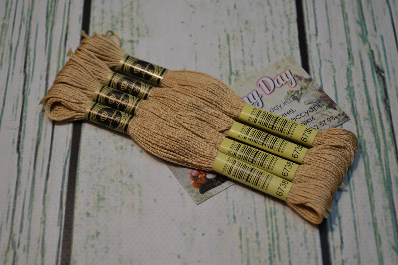 

Мулине Royal Broderie, цвет №738
