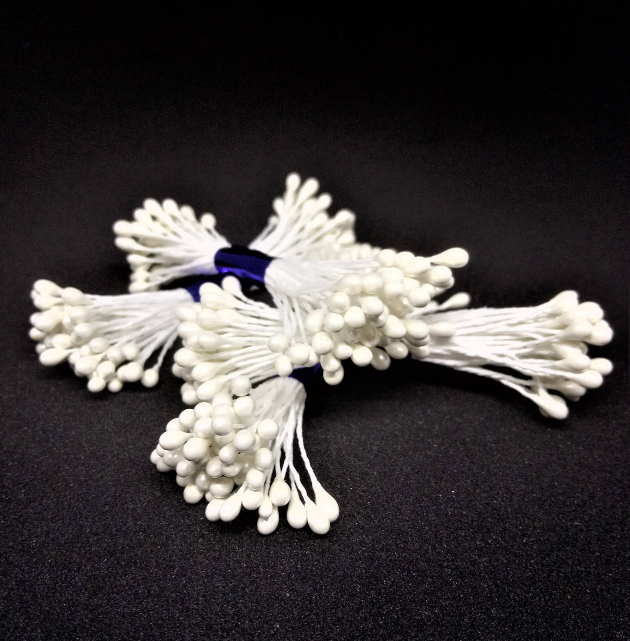 

Тычинки, Белый