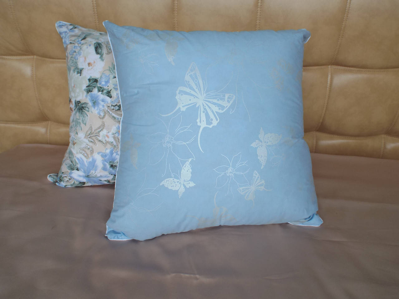 

Подушка Пуховая, 50% пух 50% перо, размер 60х60 см