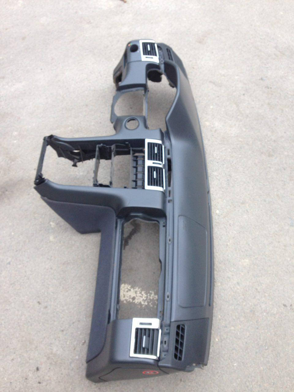 

Панель торпеда Mercedes- Benz E-class W210 2106800687