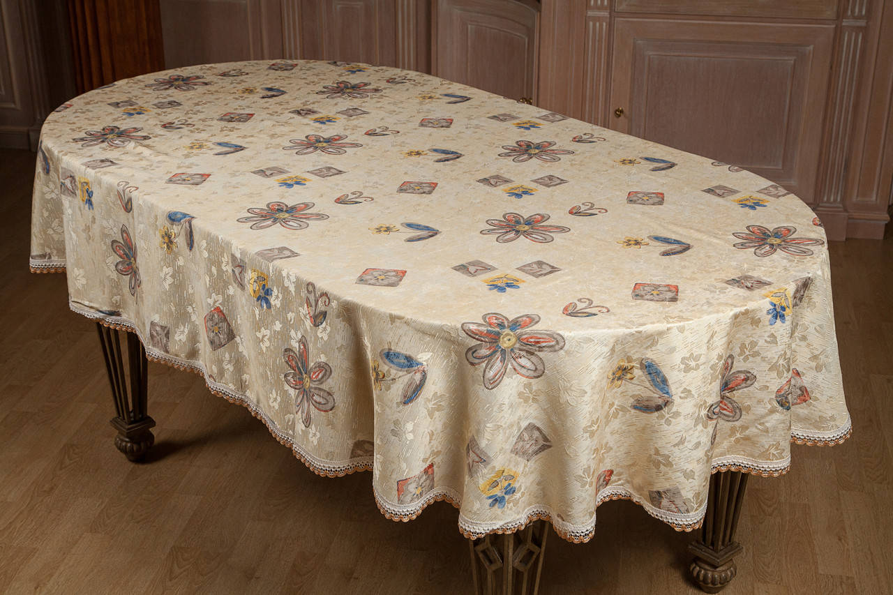 

Скатерть ХОРС-М жаккардовая овальная КЛЕНОВЫЙ ЛИСТ 150x230