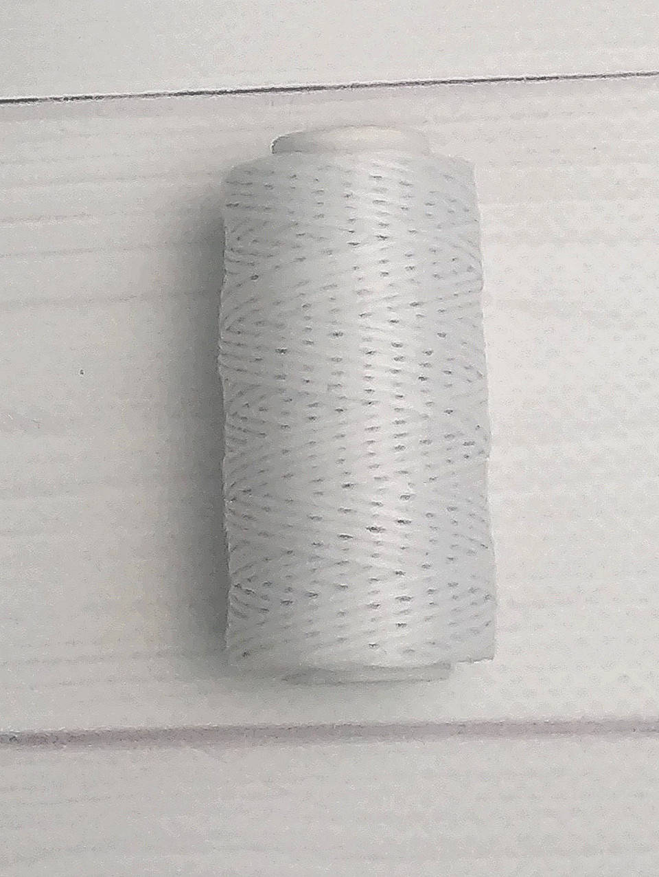 

Нитка вощеная для шитья по коже 1 мм 50 м светло-серый цвет плоская нить