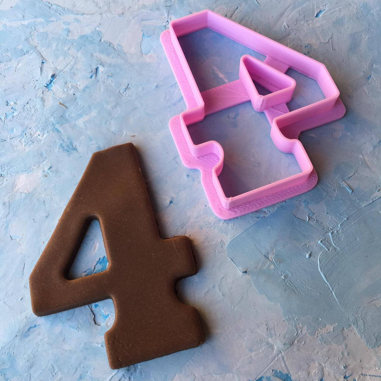 

Вирубка для пряників "Цифра 4 9см" / Вырубка - формочка для пряников "Цифра 4 9см"