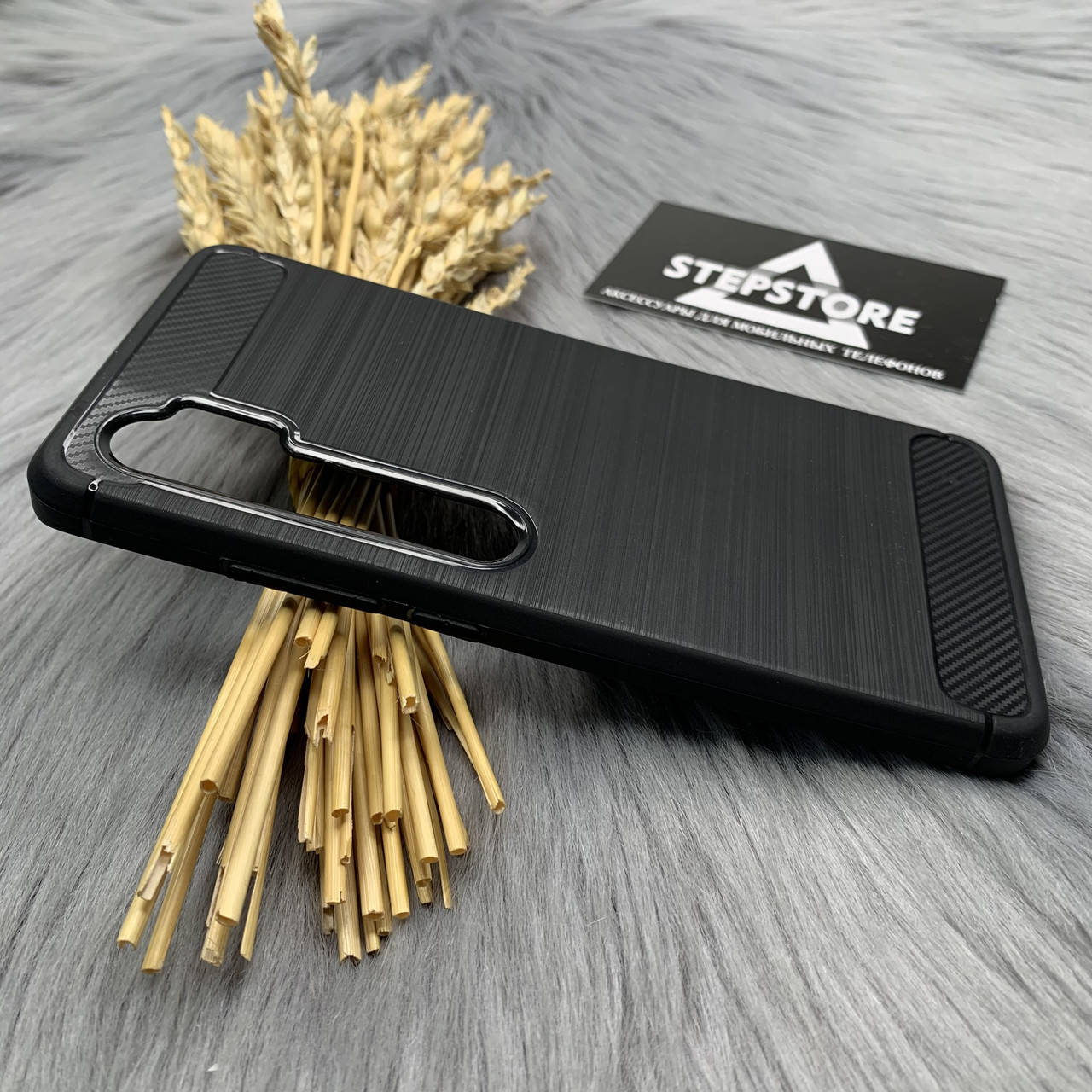 

Чехол противоударный для Xiaomi Mi Note 10 lite с карбоновыми вставками черный толстый