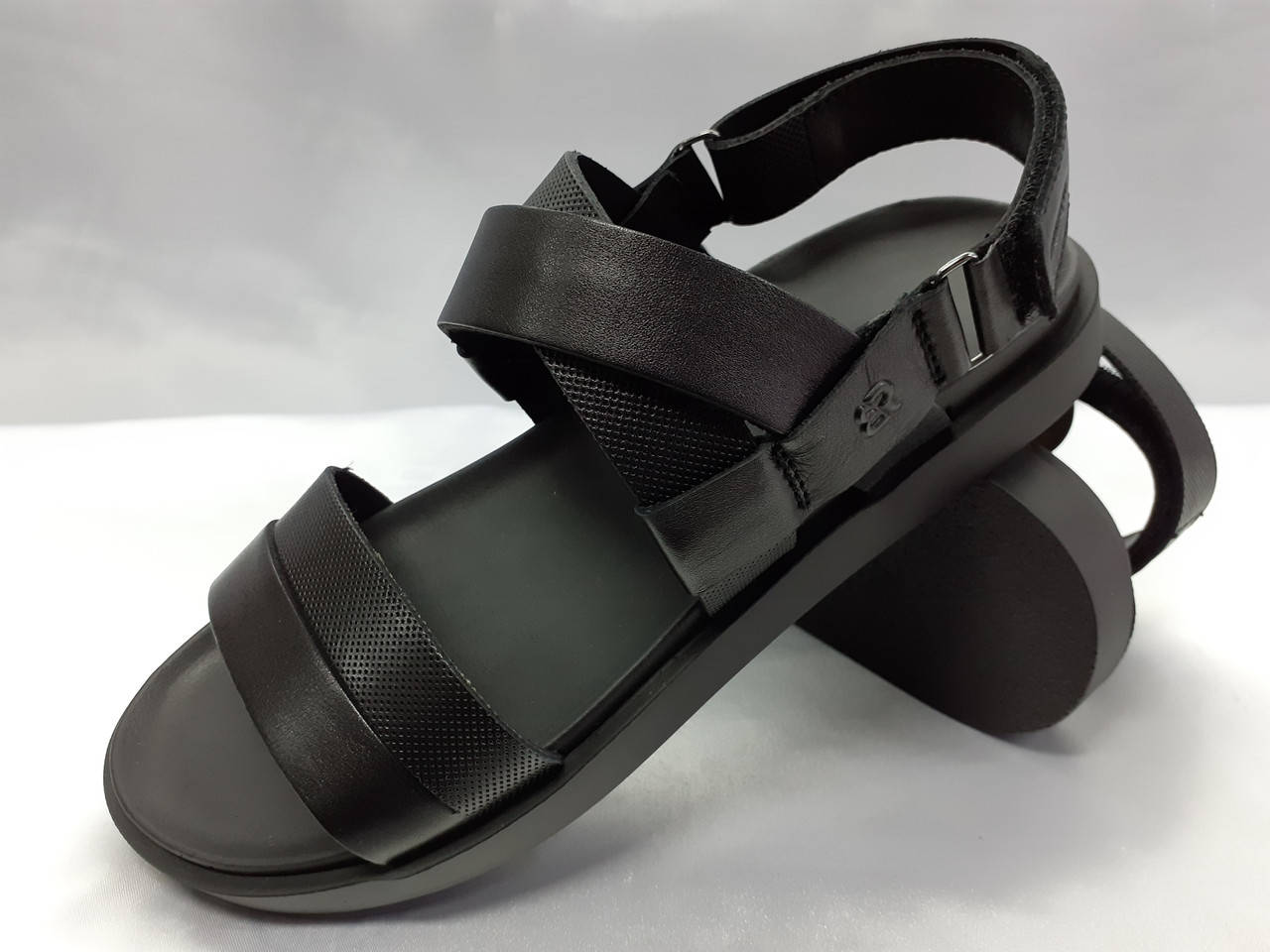 

Классические кожаные комфортные чёрные сандалии Bertoni, Черный