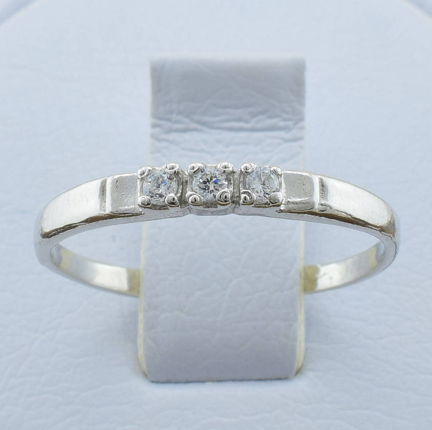 

Кольцо серебряное женское Ангелина вставка белые фианиты размер 18.5