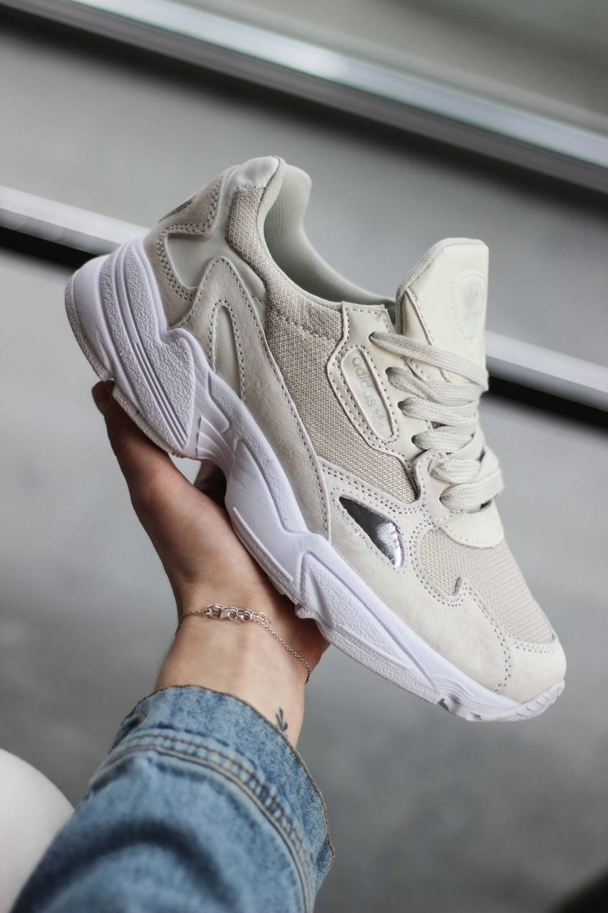 

Женские кроссовки Adidas Falcon Cream White, Белый