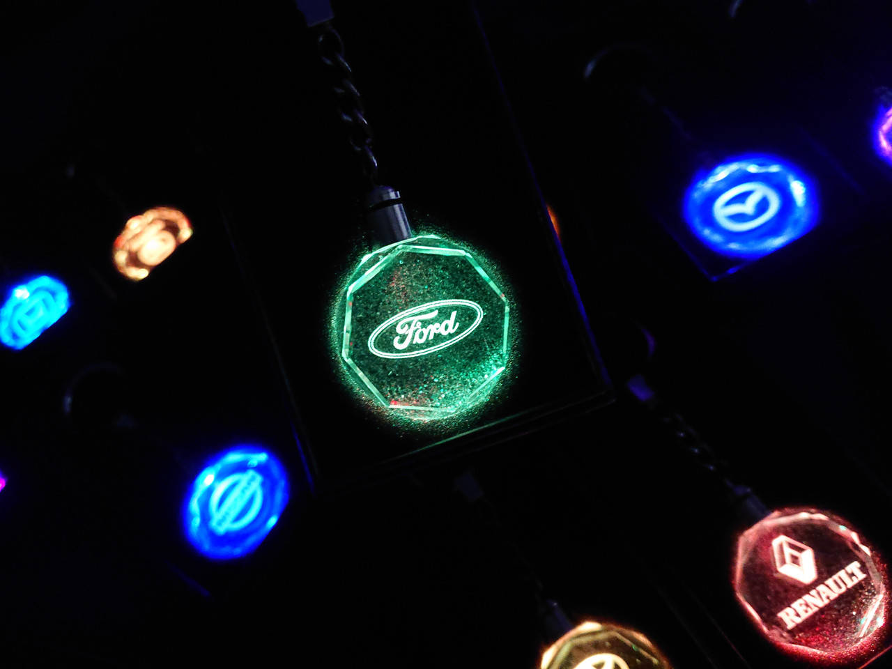 

Led брелок кристалл FORD