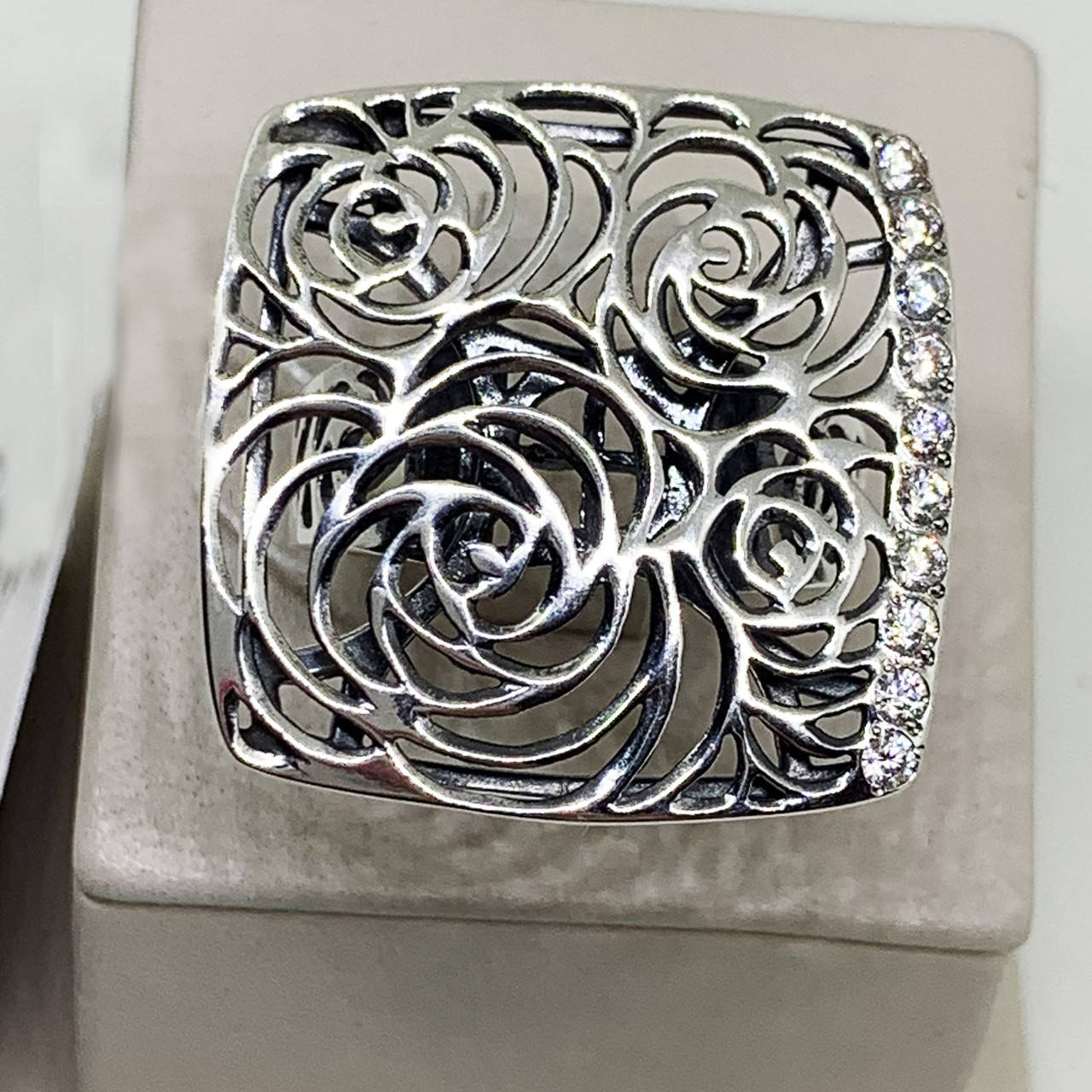 

Кольцо серебряное с фианитом "Мишель" 16,5 7,92 г