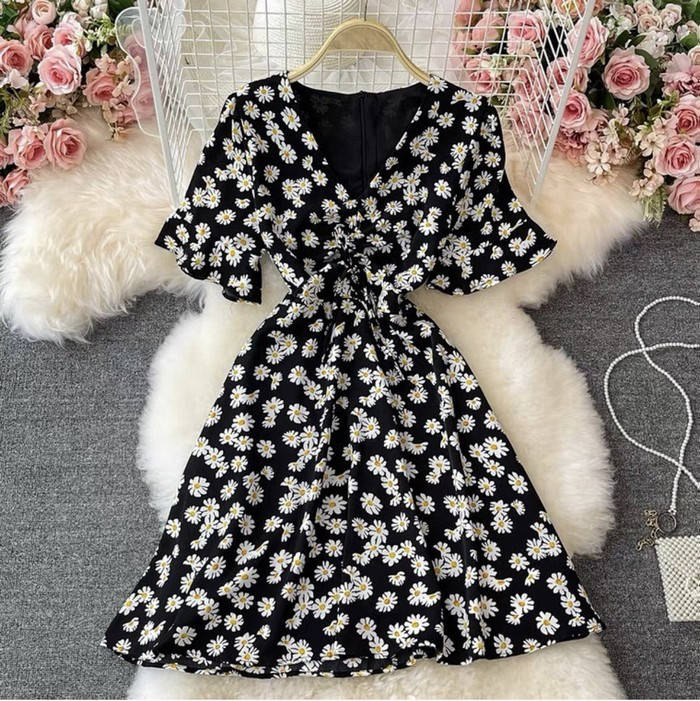 

Платье женское в ромашку 42-44 и 44-46 "BUTIK" недорого от прямого поставщика