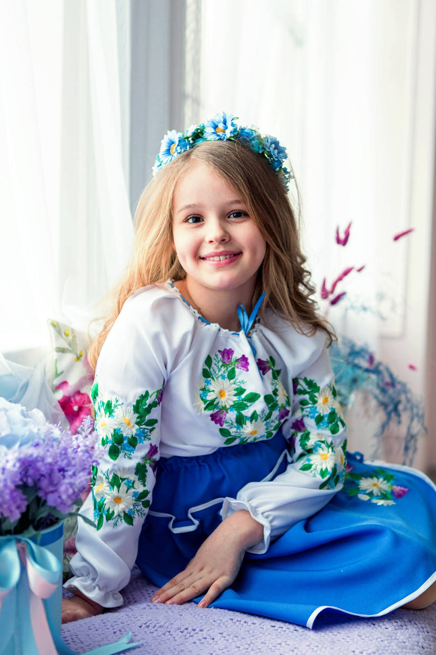 

Вишитий костюм для дівчинки Дзвіночок блузка та спідниця блакитний 122
