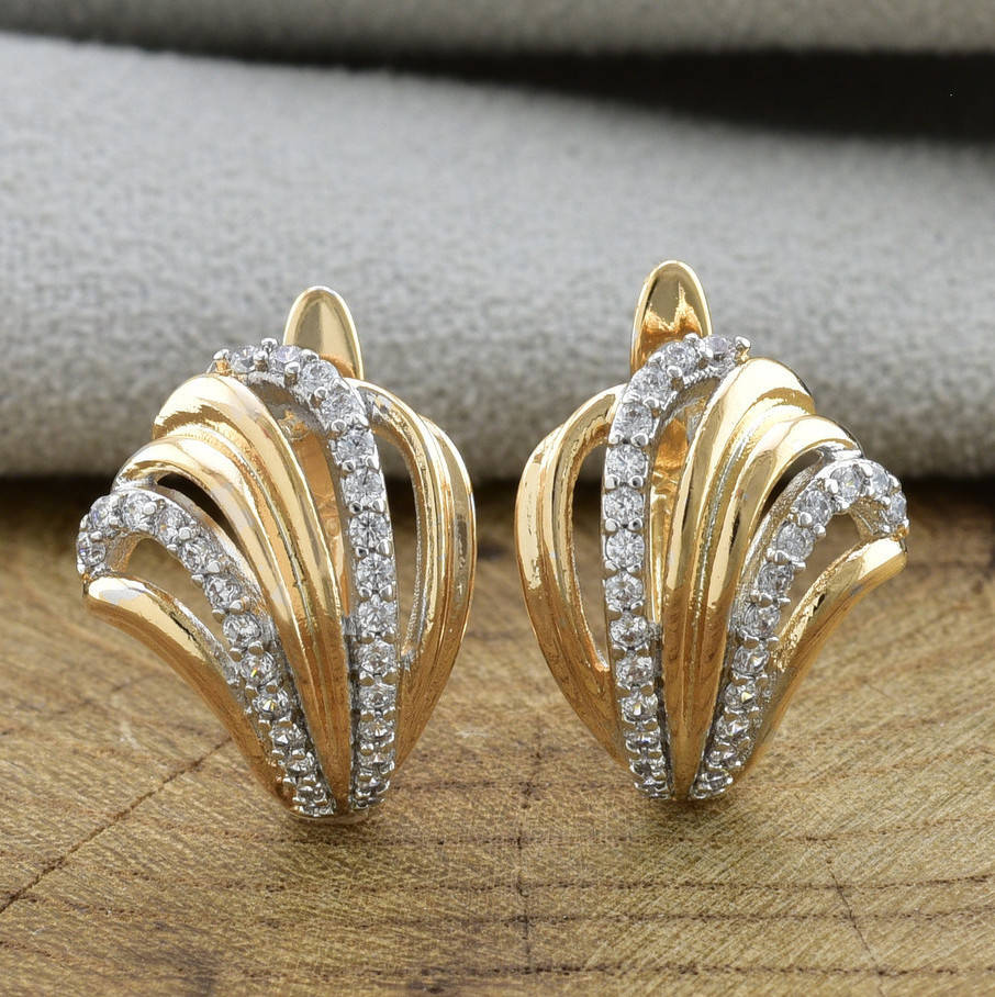 

Серьги с родированием 26608 размер 15х11 мм белые фианиты вес 2.9 г позолота 18К