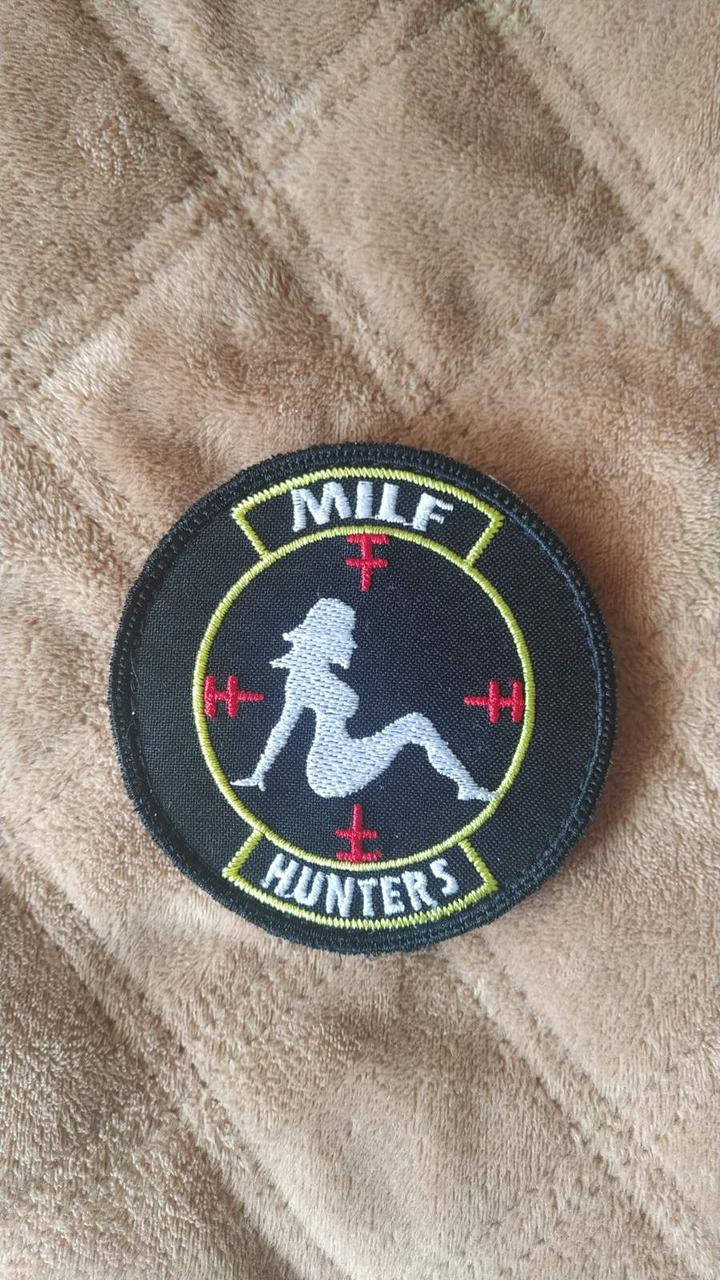 

MILF hunters. Шеврон на липучку.