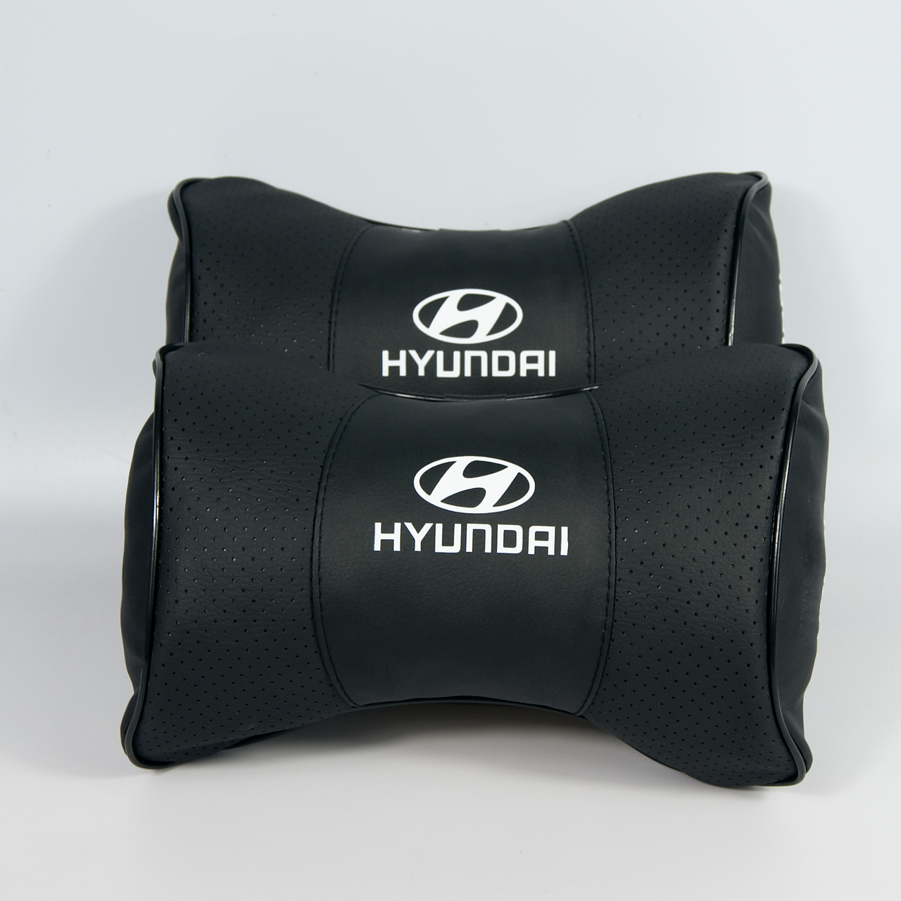 

Подушка-подголовник с маркой авто Hyundai