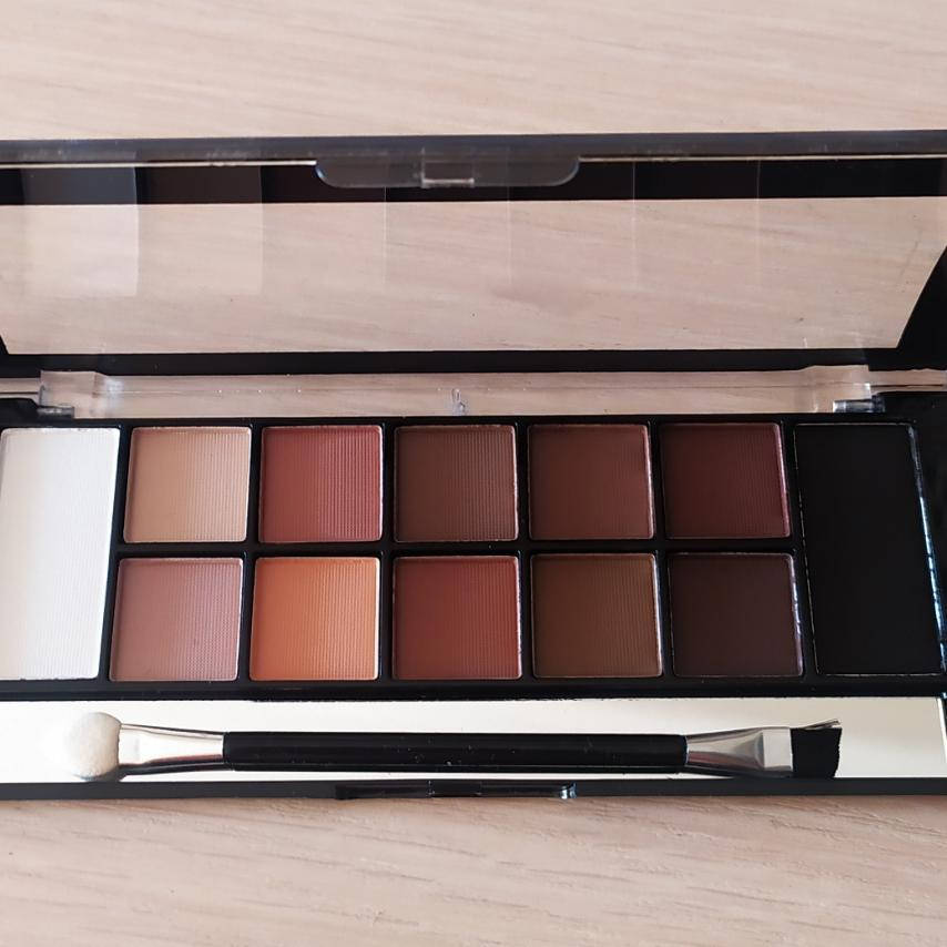 

Тіні для очей та брів