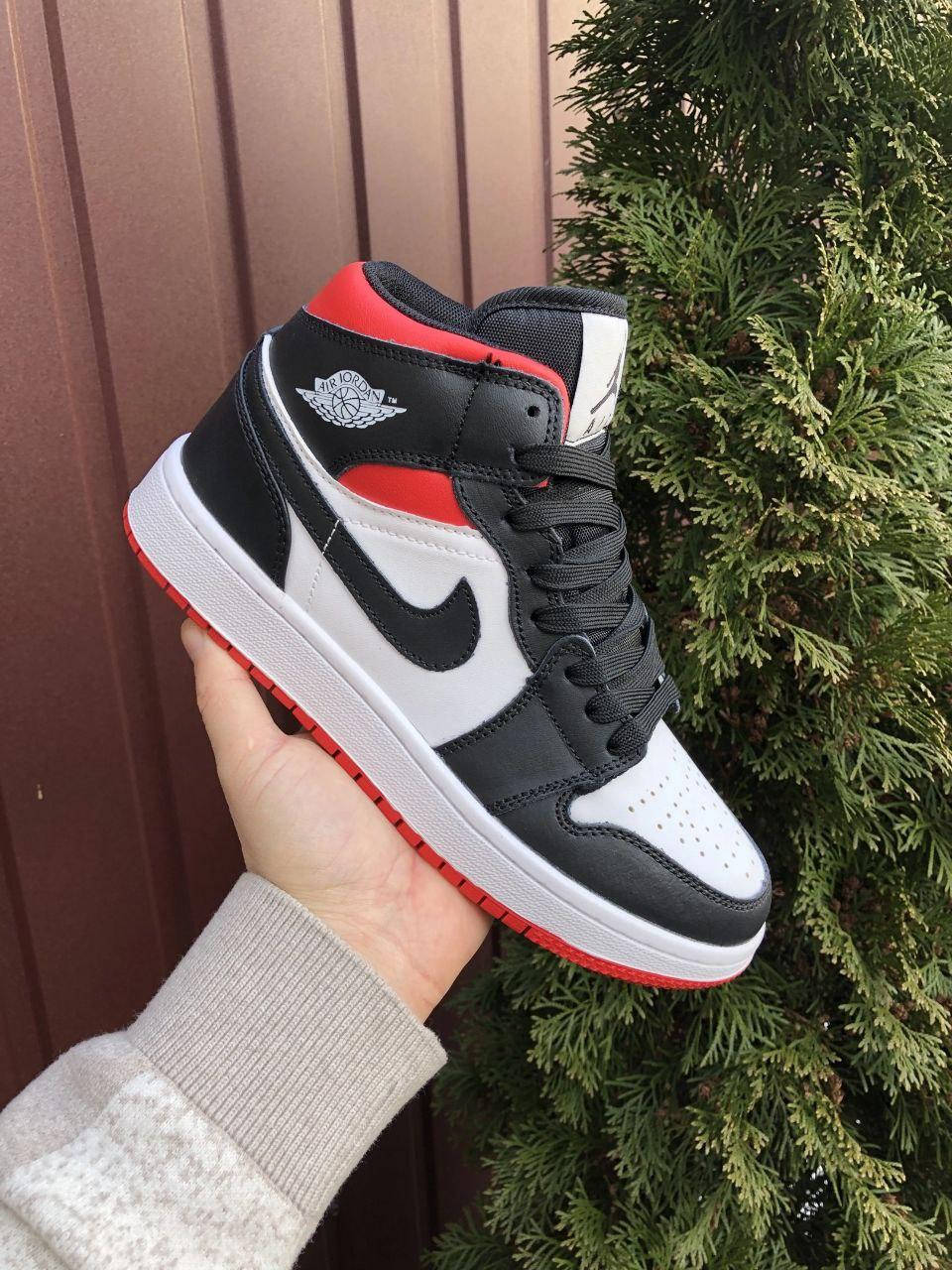 

Кроссовки женские Nike Air Jordan / Найк Аир Джордан высокие черные с белым красные кожа, Черно-белый