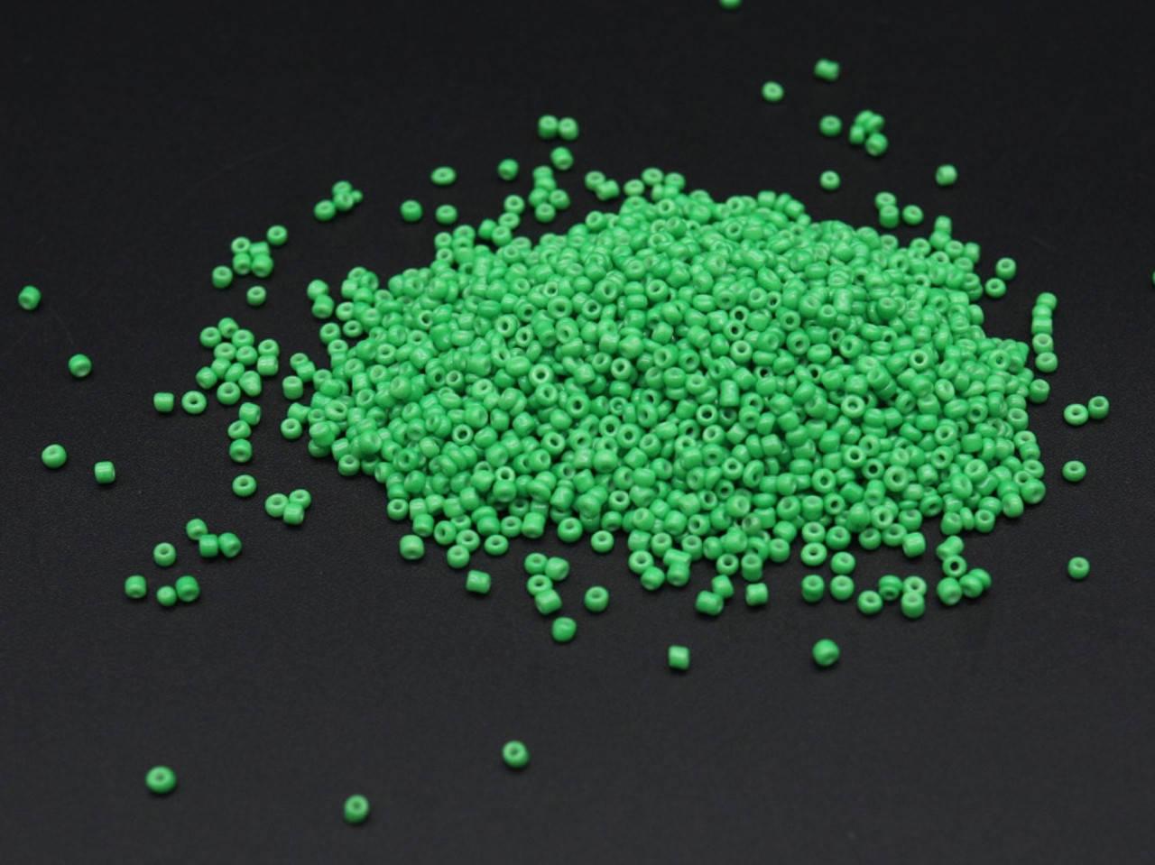 

Бисер круглый №12/0. 2.3мм 100г/уп