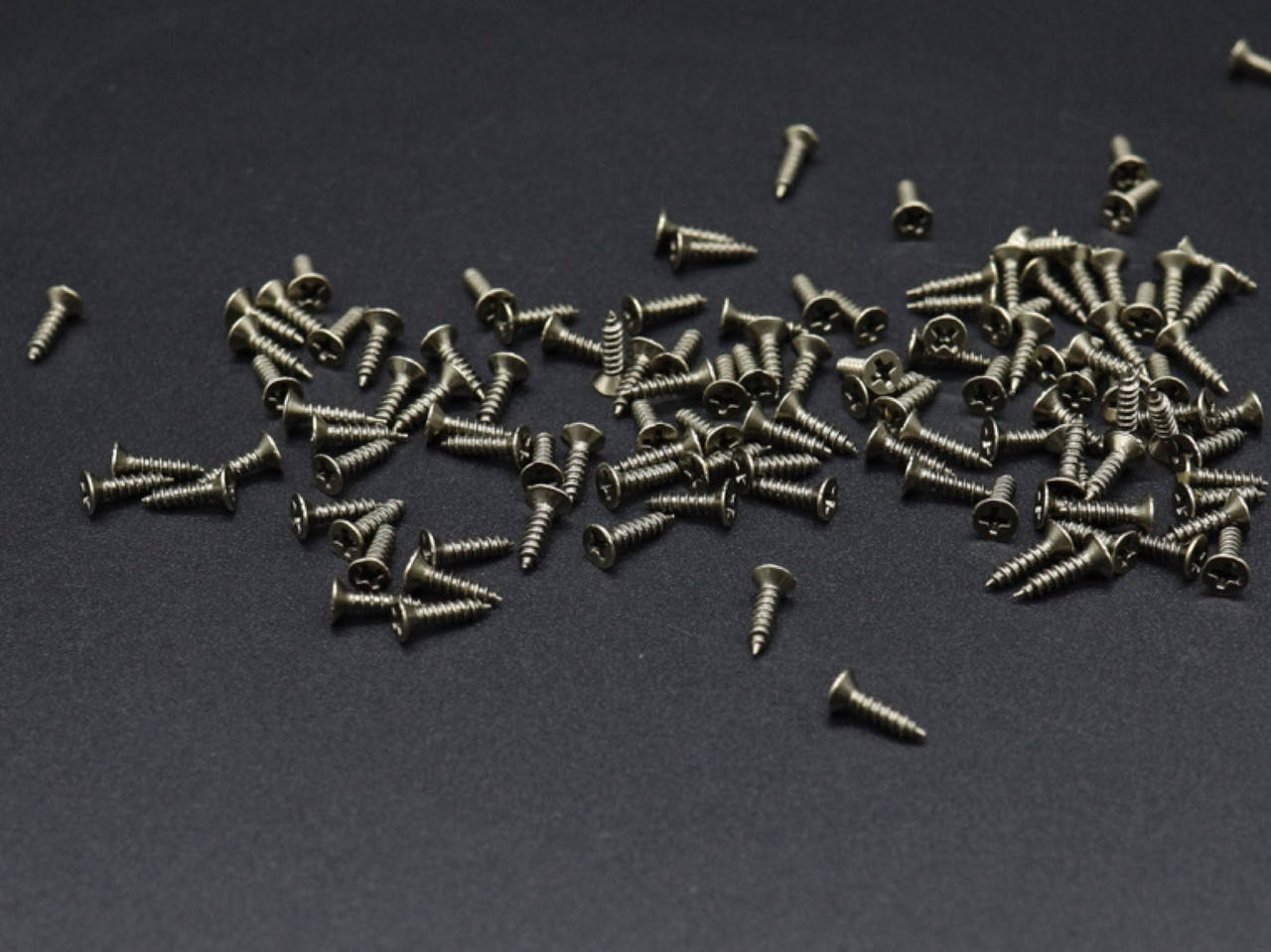 

Фурнитура для крепежа. Цвет старая латунь. 2х8 мм