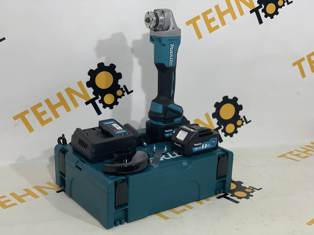 

Аккумуляторная болгарка MAKITA DGA 404,18v 6a/ч (в большом кейсе)