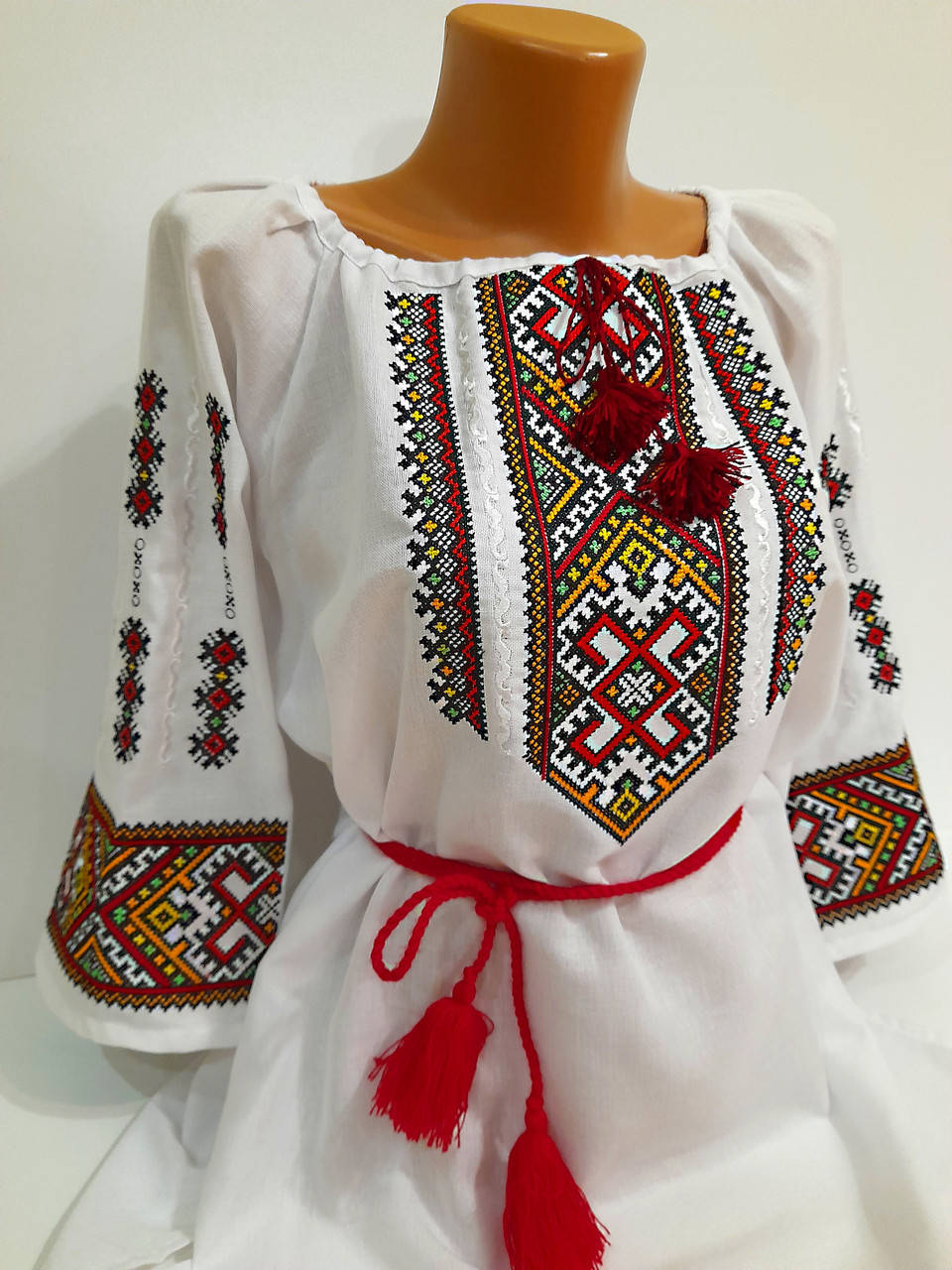 

Вишиванка. Жіноча вишиванка.