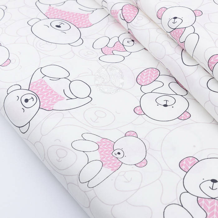 

Сатин шириной 160 см "Мишка в розовом свитере" на белом с оттенком айвори № 2316с, Розовый