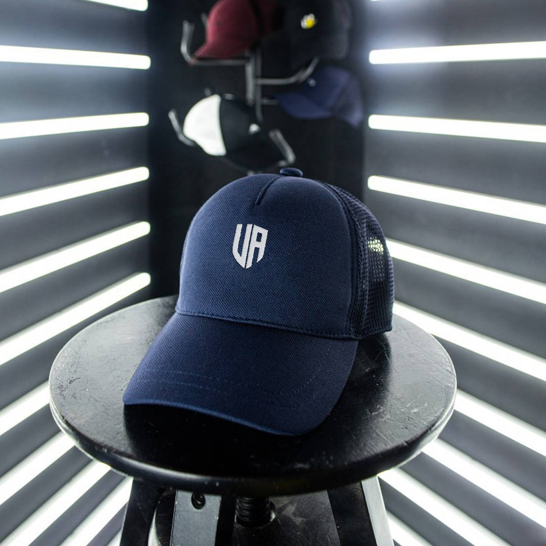 

Кепка бейсболка с сеткой с логотипом UA ,кепка UA, Черный