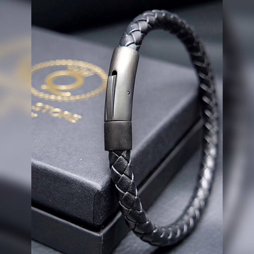 

Мужской кожаный браслет плетеный, браслет из кожи черный Casual Black в подарочной коробке