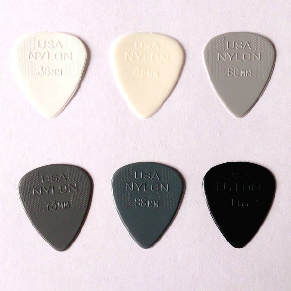 

Медиатор DUNLOP NYLON STANDARD PICK