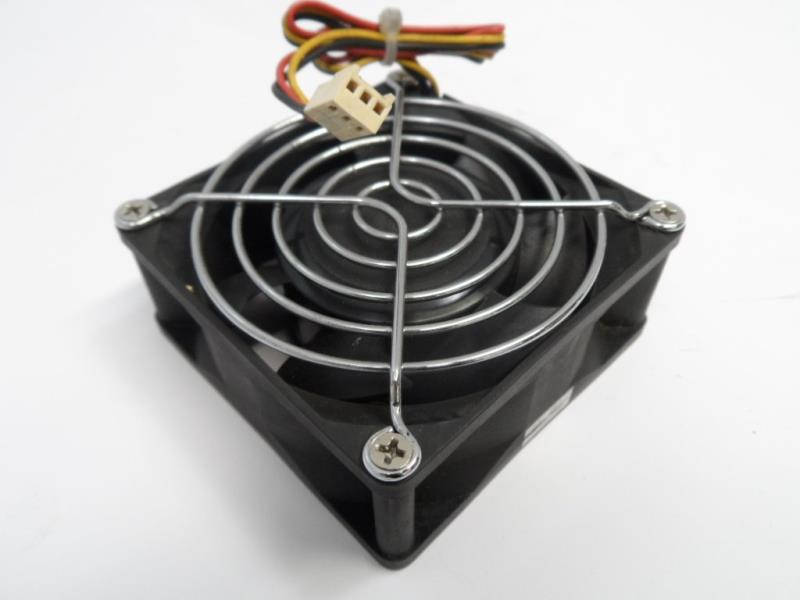 

БУ Вентилятор для корпуса Y.S.TECH FD128032HB, 80х80х32мм (12v 0.37a 3pin)