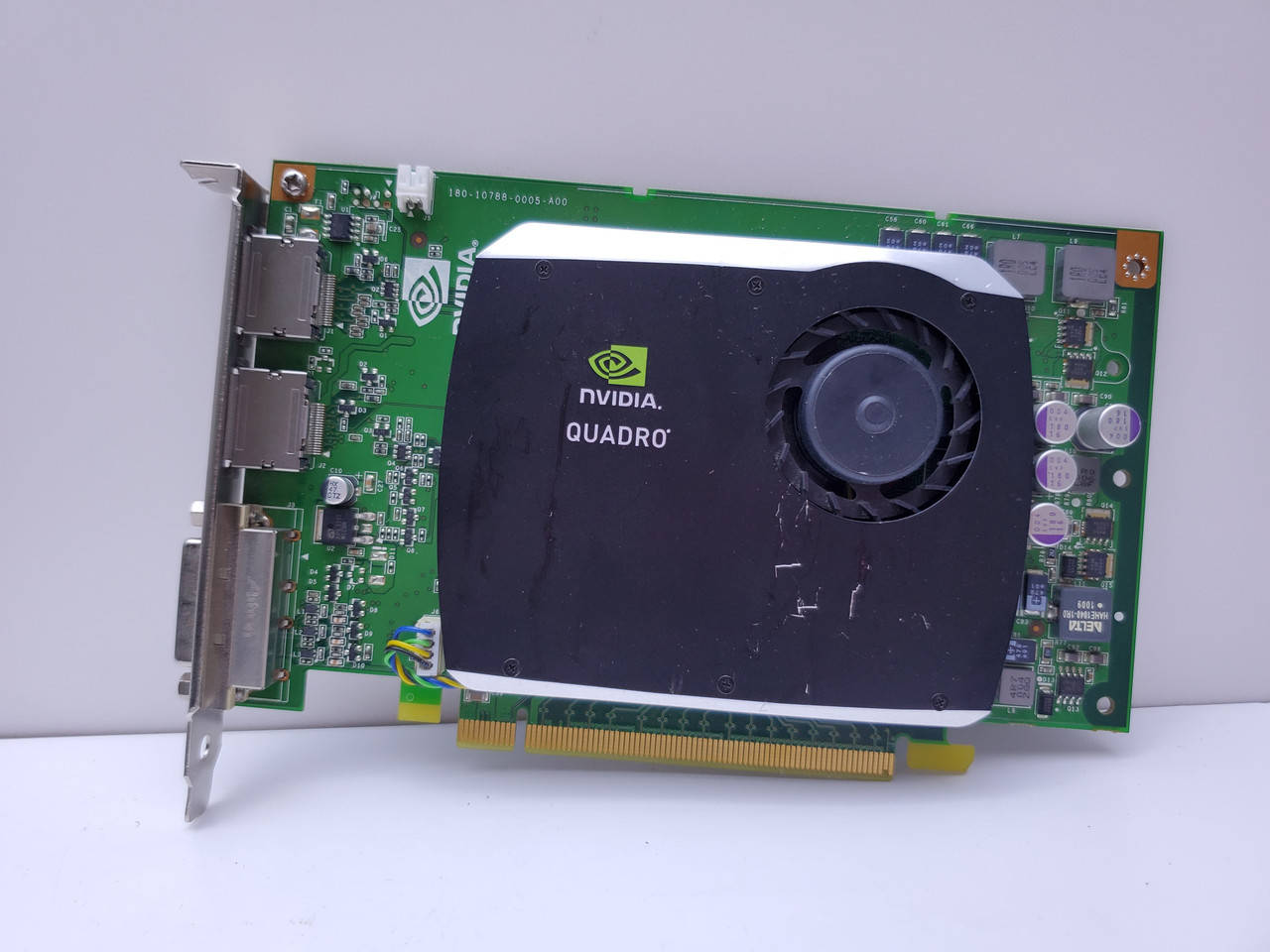 

Видеокарта NVIDIA Quadro FX 580 512MB PCI-E