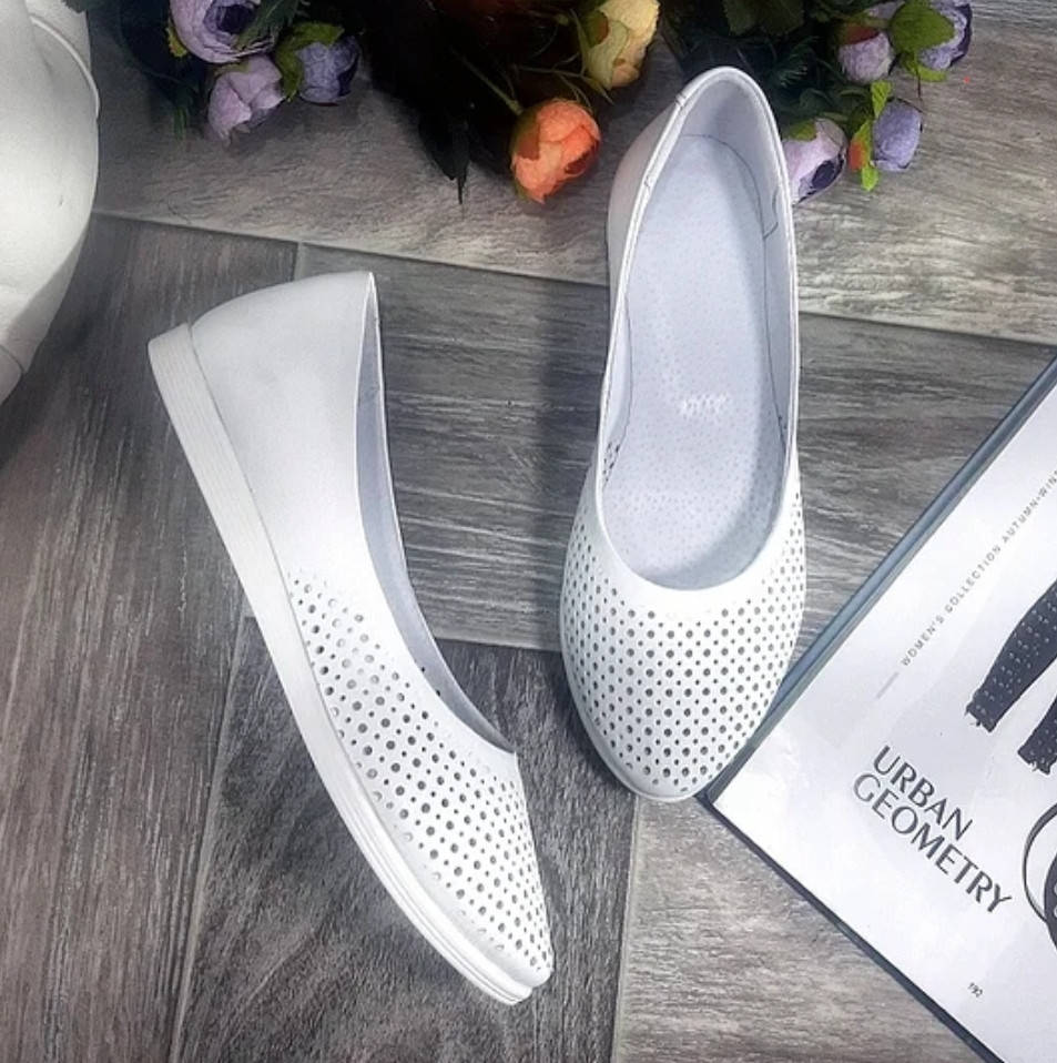 

Балетки женские летние белые кожаные с перфорацией